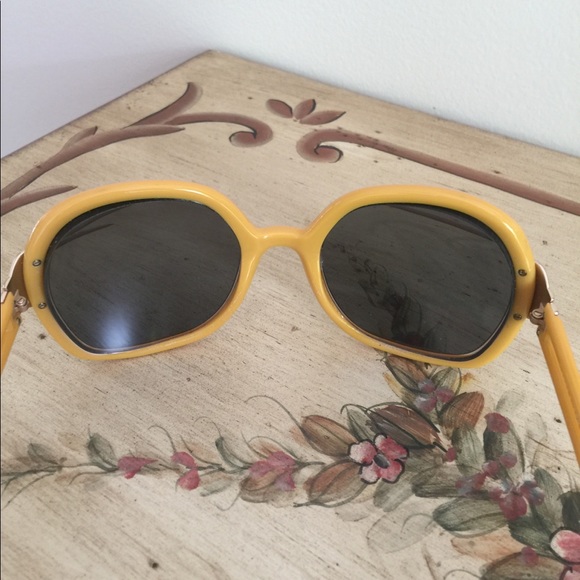 Tory Burch Sunglasses - Picture 2 of 8